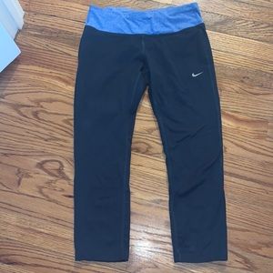 Nike dri fit navy cropped legging